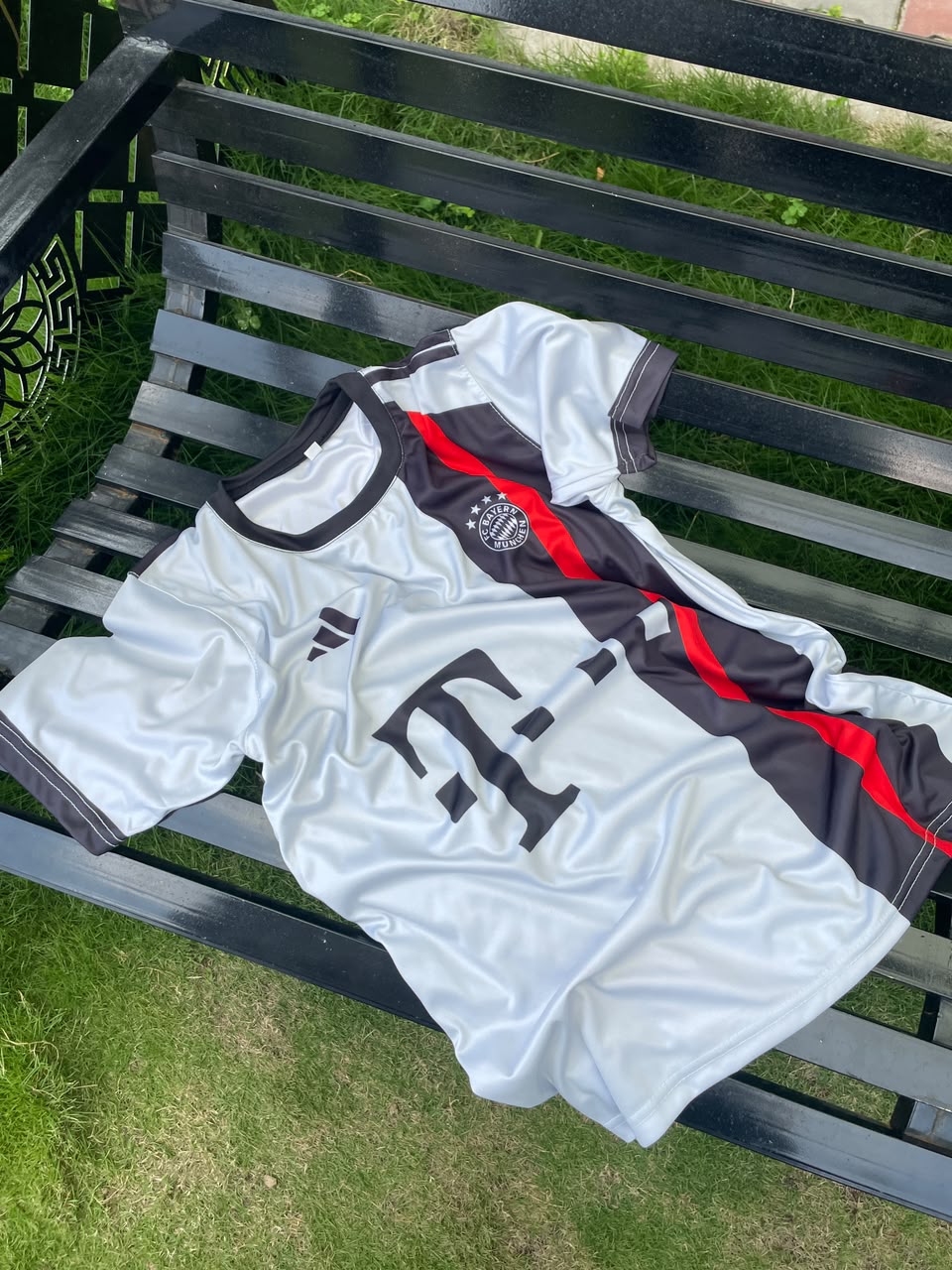 Bayern Phantom Strike Jersey